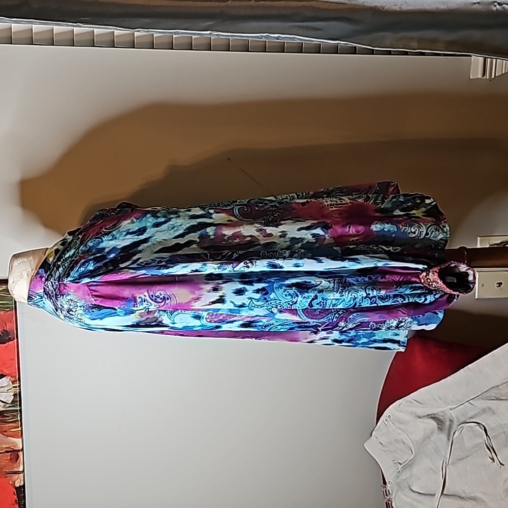 Colorful blouse - Picture 4 of 10